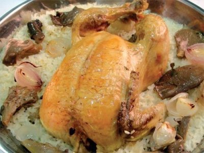 Κοτόπουλο φούρνου με πιλάφι, φέτα και μανιτάρια